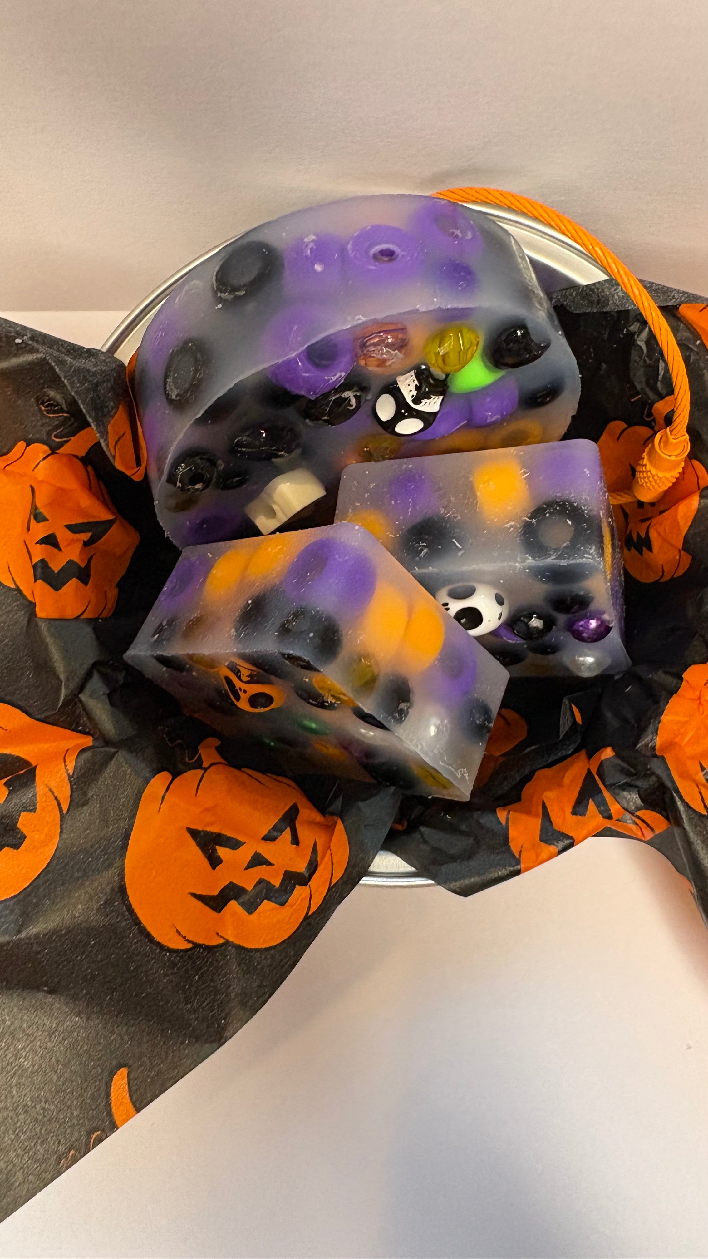 HALLOWEEN BOO BASKETS - NEW